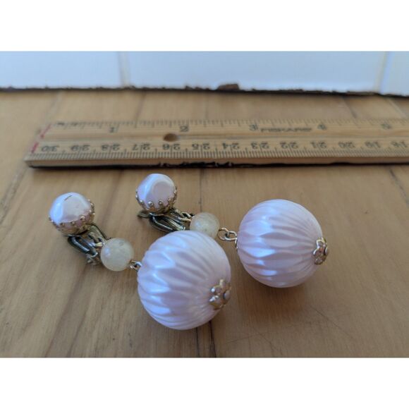 Vintage Light Pink Pearly Dangle Clip On Earrings - Made in Japan - Picture 1 of 3